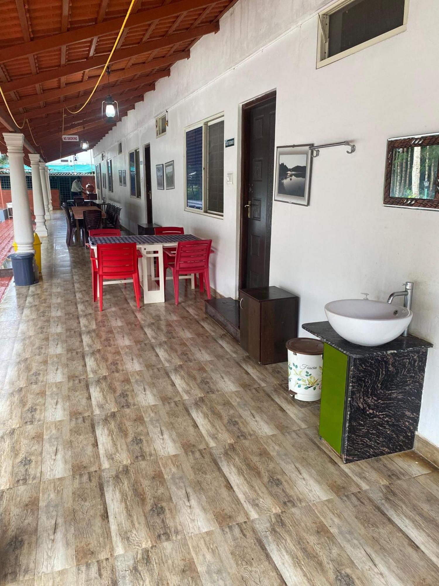 Bougain Villa Chikmagalur Bagian luar foto