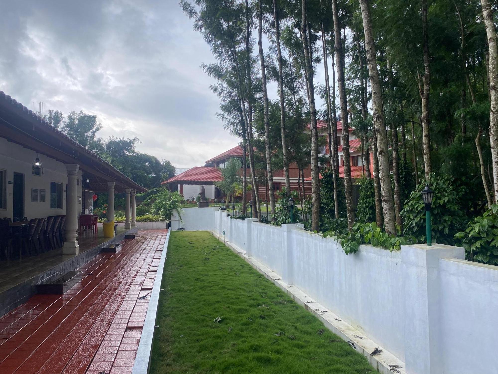 Bougain Villa Chikmagalur Bagian luar foto